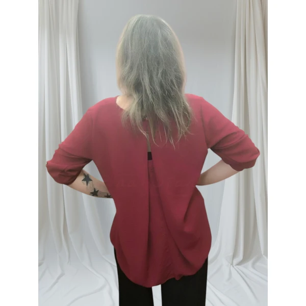 Blusa Moderna e Sofisticada (bordeaux ) - Image 2