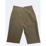 Calça modelo Zara disponível em várias cores e tamanhos, com corte sofisticado e caimento impecável.