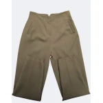 Calça modelo Zara disponível em várias cores e tamanhos, com corte sofisticado e caimento impecável.