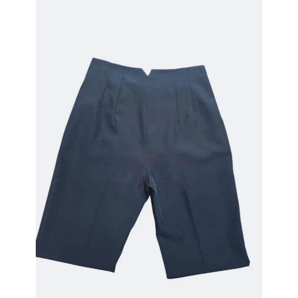 Calça modelo Zara disponível em várias cores e tamanhos, com corte sofisticado e caimento impecável.