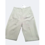 Calça modelo Zara disponível em várias cores e tamanhos, com corte sofisticado e caimento impecável.