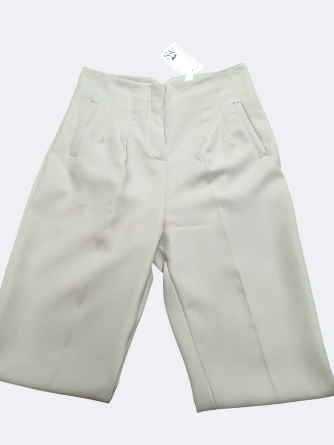 Imagem WhatsApp 2025-03-14 às 16.51.19_abf14aa0 Calça modelo Zara disponível em várias cores e tamanhos, com corte sofisticado e caimento impecável.