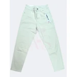 Calça mon fit feminina com modelagem ajustada e tecido elástico. Disponível nas cores preta e bege.