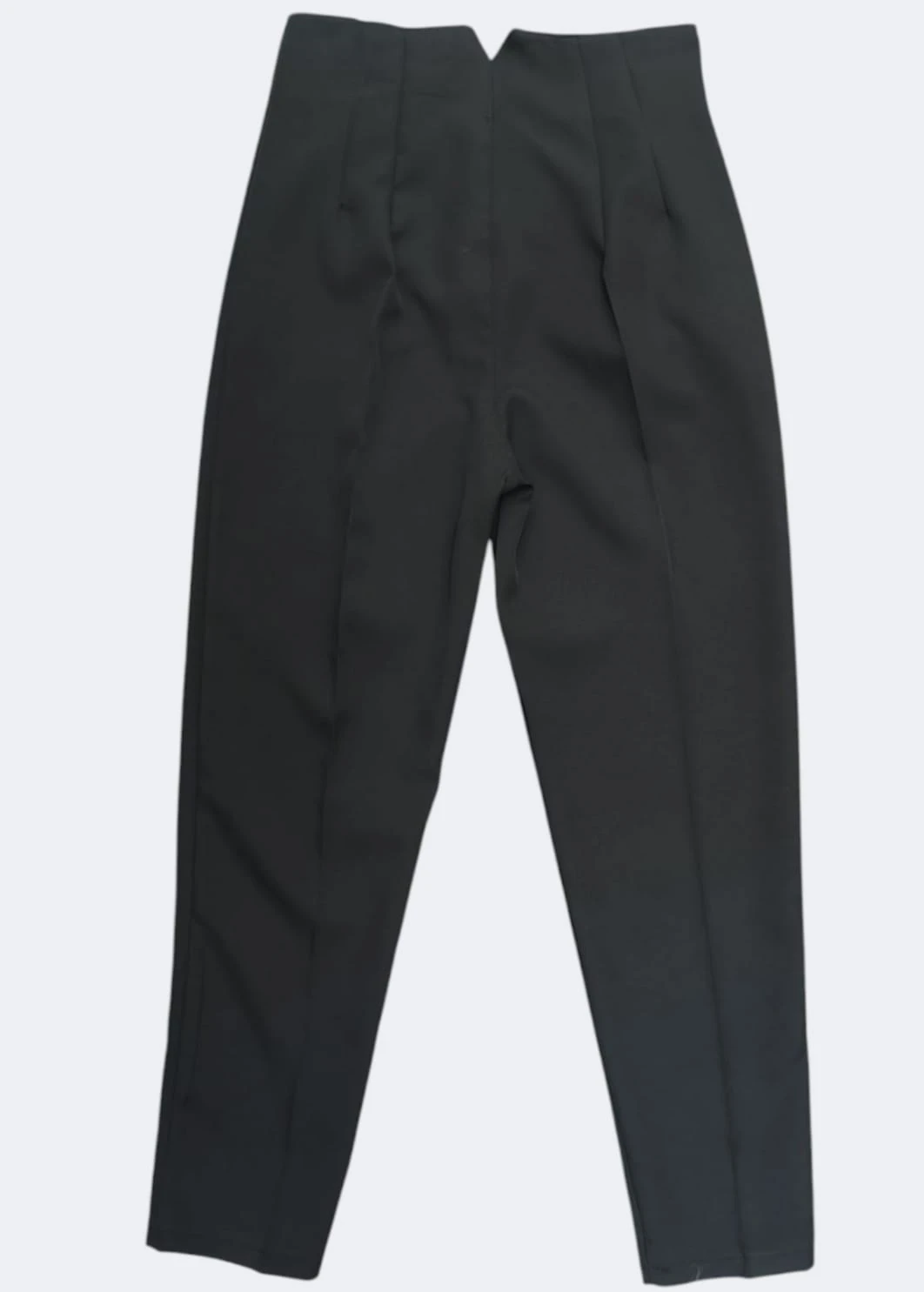 Imagem WhatsApp 2025-03-19 às 15.30.17_0e16e897 Calça modelo Zara disponível em várias cores e tamanhos, com corte sofisticado e caimento impecável.