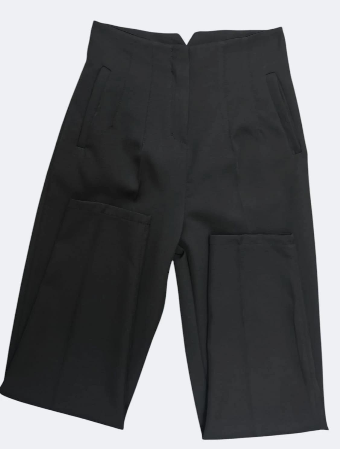 Imagem WhatsApp 2025-03-19 às 15.30.17_83f859f1 Calça modelo Zara disponível em várias cores e tamanhos, com corte sofisticado e caimento impecável.