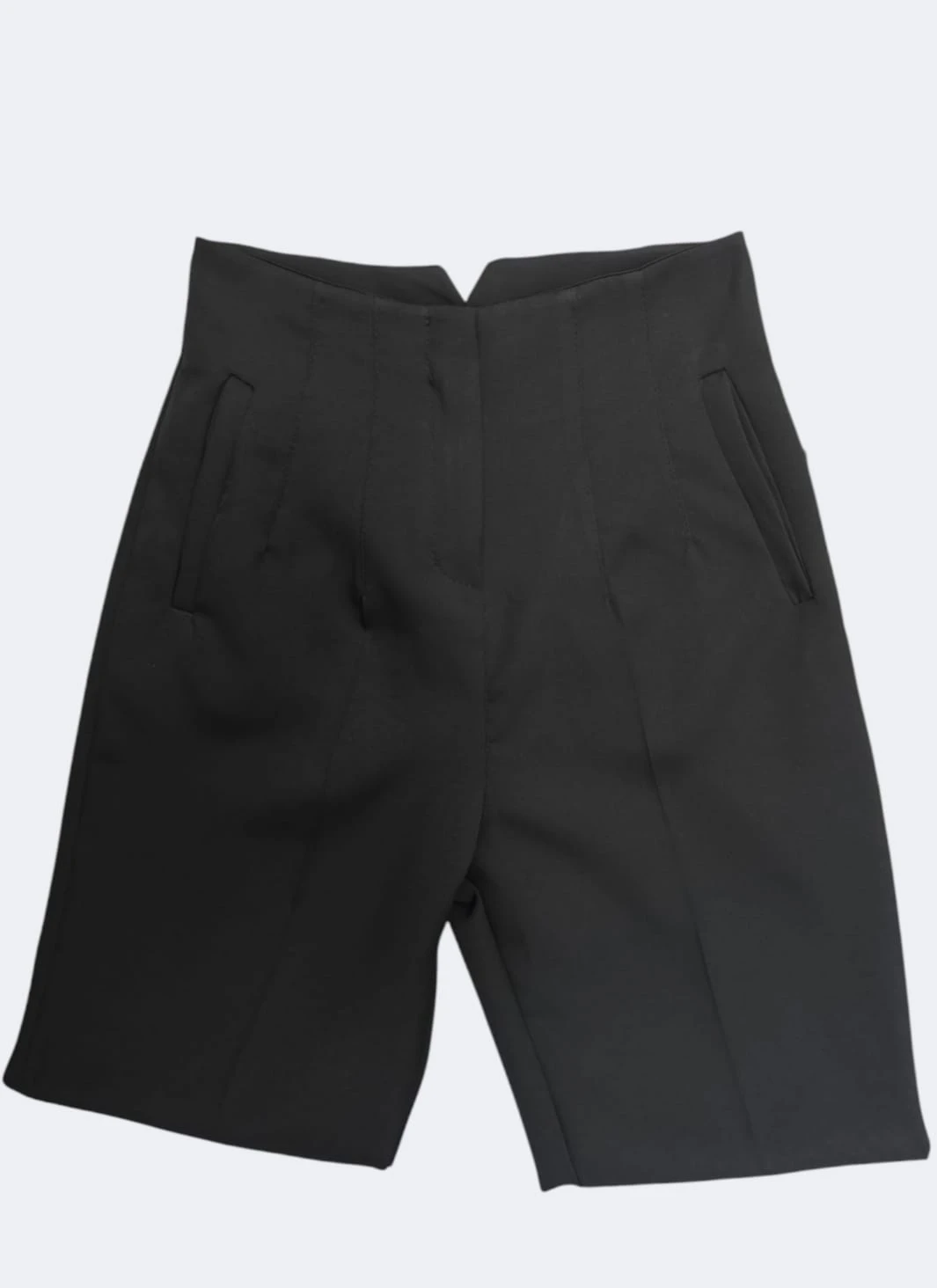 Imagem WhatsApp 2025-03-19 às 15.30.17_9026725e Calça modelo Zara disponível em várias cores e tamanhos, com corte sofisticado e caimento impecável.
