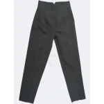 Calça modelo Zara disponível em várias cores e tamanhos, com corte sofisticado e caimento impecável.