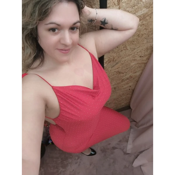 Vestido Glam Shine midi com brilho para festas