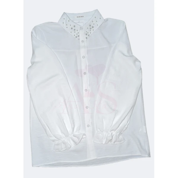 Blusa pérola chic branca feminina com gola decorada com pérolas e punhos franzidos, disponível no tamanho L.