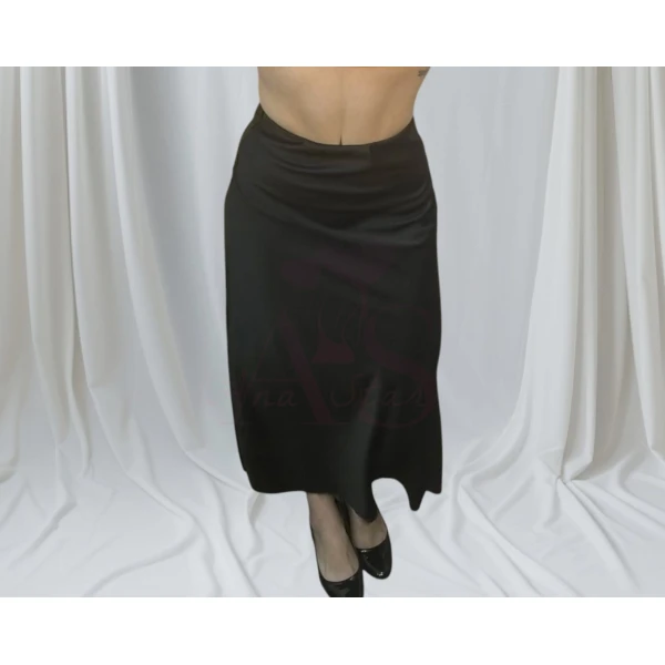 Saia Encanto de Cetim" de cetim feminina, disponível em três cores e tamanho único até XL, com elástico na cintura.