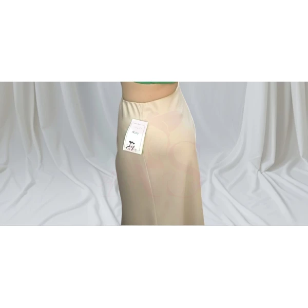 "Saia Encanto de Cetim" sofisticada e confortável. Tamanho único até XL, com elástico na cintura. Disponível em bordeaux, preto e bege.