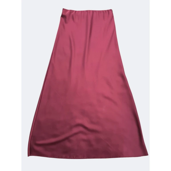 Saia Encanto de Cetim" de cetim feminina, disponível em três cores e tamanho único até XL, com elástico na cintura.