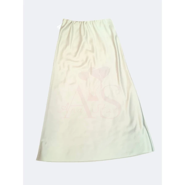 Saia Encanto de Cetim" fluida e versátil, com cintura elástica para ajuste confortável. Tamanho único até XL. Disponível em bordeaux, preto e bege.