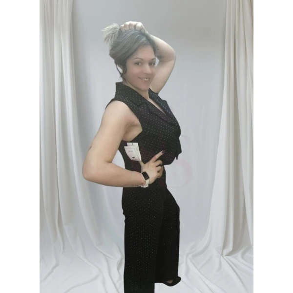 Conjunto Brilho Sofisticado em malha com brilhos, disponível em preto, azul e rosa