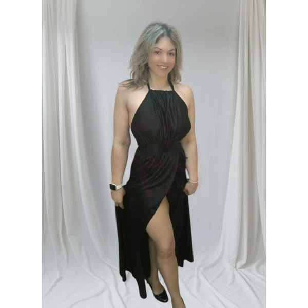 Vestido Elegância de Primavera em cetim para cerimónias.