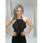 Vestido Elegância de Primavera em cetim para cerimónias.