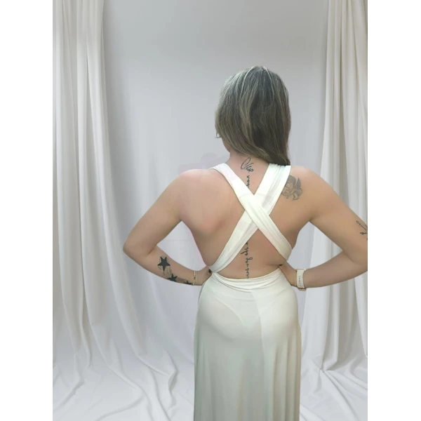 Vestido Versátil Elegante em diferentes formas de uso.