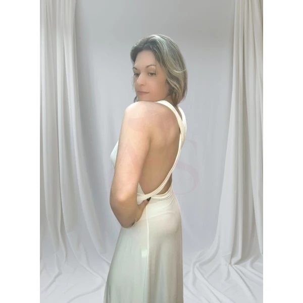 Vestido Versátil Elegante em diferentes formas de uso