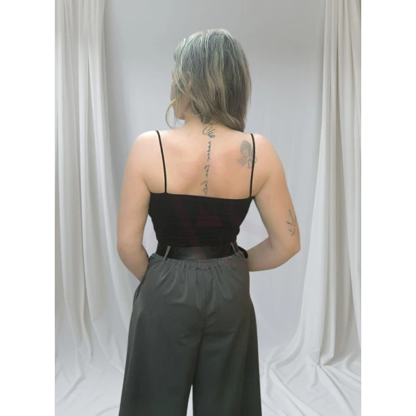 Pantalonas Aura Sofisticada disponíveis em preto, cinzento escuro e bege claro