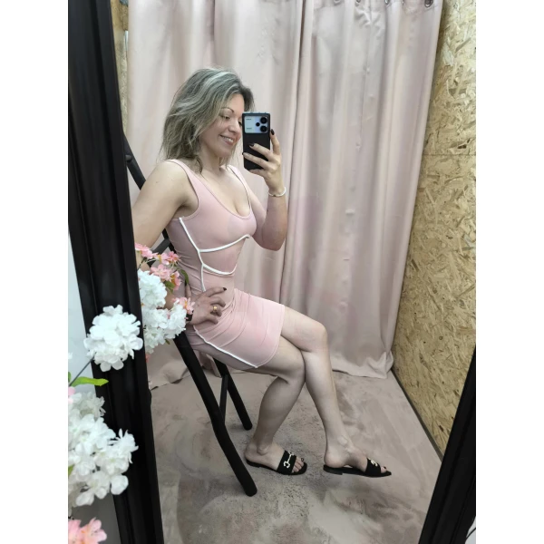 Vestido Realce Feminino em malha canelada com detalhes brancos