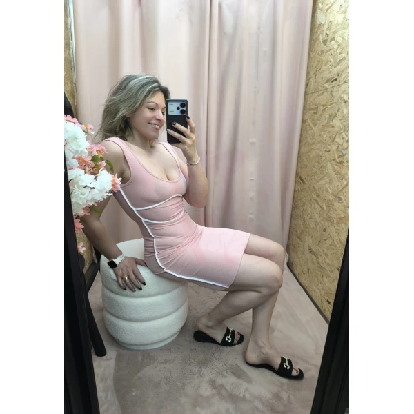 Vestido Realce Feminino em malha canelada com detalhes brancos