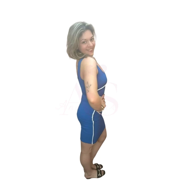 Vestido Realce Feminino em malha canelada com detalhes brancos