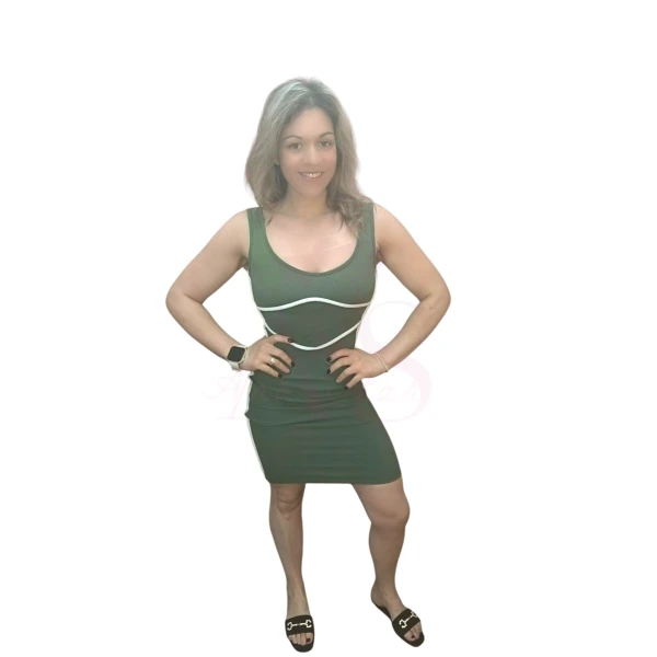 Vestido Realce Feminino em malha canelada com detalhes brancos