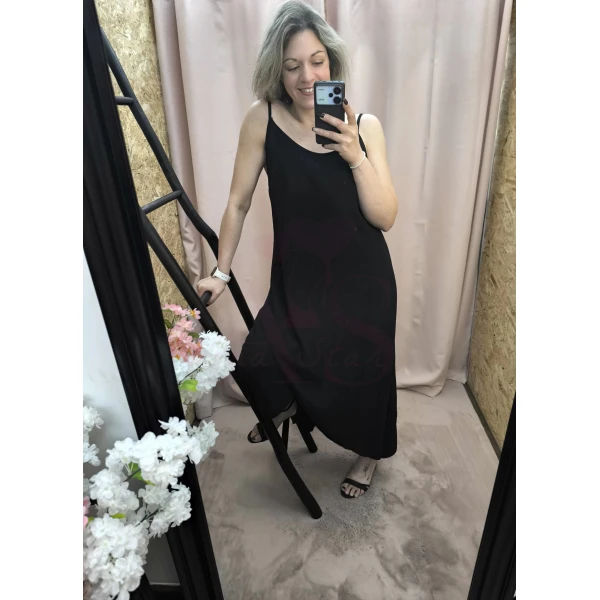 Vestido Preto com Estilo de alças finas e corte fluido