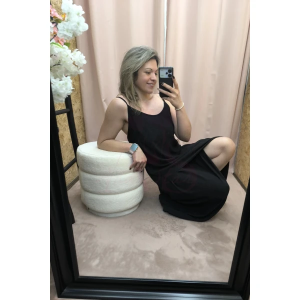 Vestido Preto com Estilo de alças finas e corte fluido