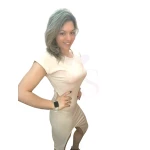 Vestido em malha leve na versão bege e verde pastel, modelo Robe côtelée esprit femme