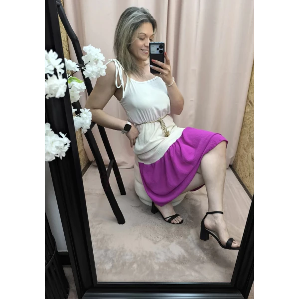 Vestido Bicolor Suave Elegância em tecido leve com detalhe em cordão dourado