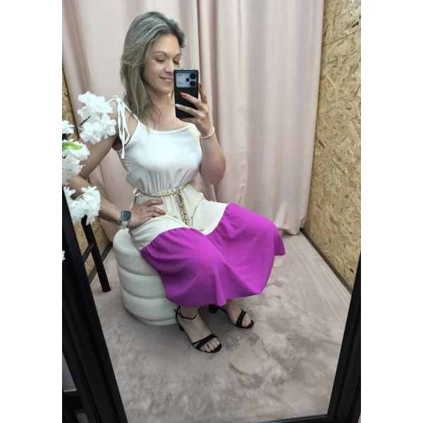 Vestido Bicolor Suave Elegância em tecido leve com detalhe em cordão dourado
