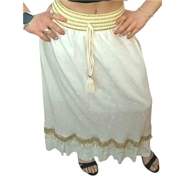 Saia Boho Golden Touch com detalhes dourados
