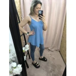Top Alça Essencial em tecido fluido e cores vibrantes