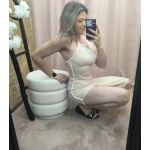 Vestido Sensual Contorno Chic em malha canelada com alças cruzadas nas costas.