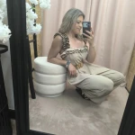 Combinaison élégante beige à volants com alças de padrão animal print e cinto entrançado