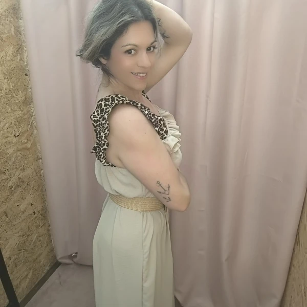 Combinaison élégante beige à volants com alças de padrão animal print e cinto entrançado