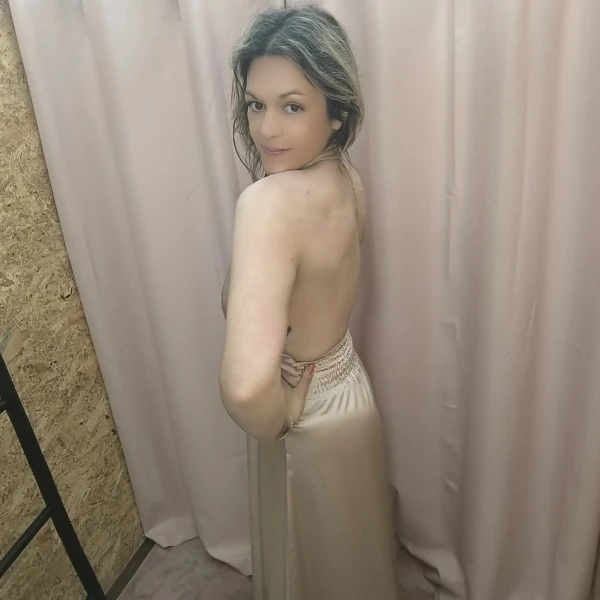 Robe Satiné Divine Évasion - Image 2