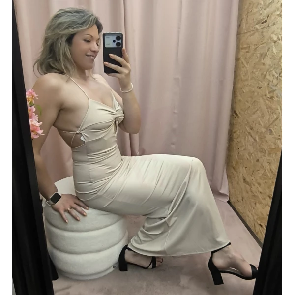 Vestido justo com push-up e alças cruzadas – Vestido Bella Fatal em bege e azul-bebé