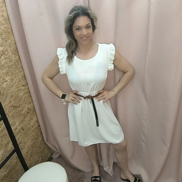Vestido curto com cinto e folhos nos ombros – Robe Élégance Douce