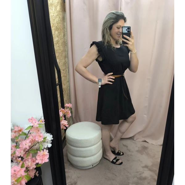 Vestido curto com cinto e folhos nos ombros – Robe Élégance Douce