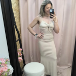 Vestido justo com push-up e alças cruzadas – Vestido Bella Fatal em bege e azul-bebé