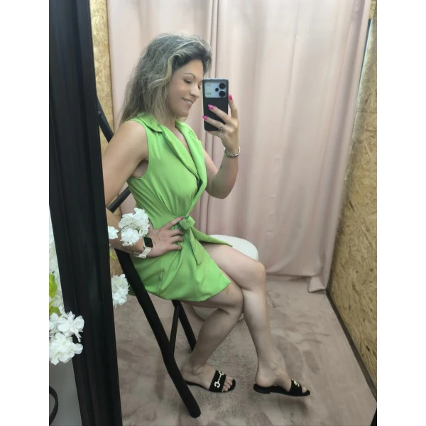 Vestido Colete Verde Lima com corte de alfaiataria e cinto