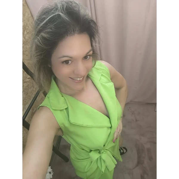 Vestido Colete Verde Lima com corte de alfaiataria e cinto