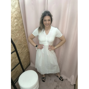 Vestido branco bordado feminino com forro e bordado delicado