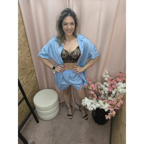 Conjunto Summer Essence disponível em preto, azul, bege e rosa.